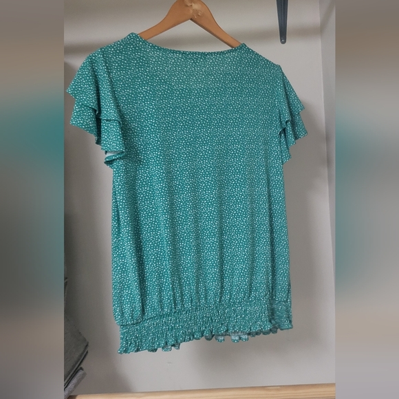 Green Blouse - Picture 3 of 4